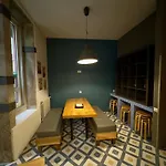 Hostal Sardines And Friends 04 *